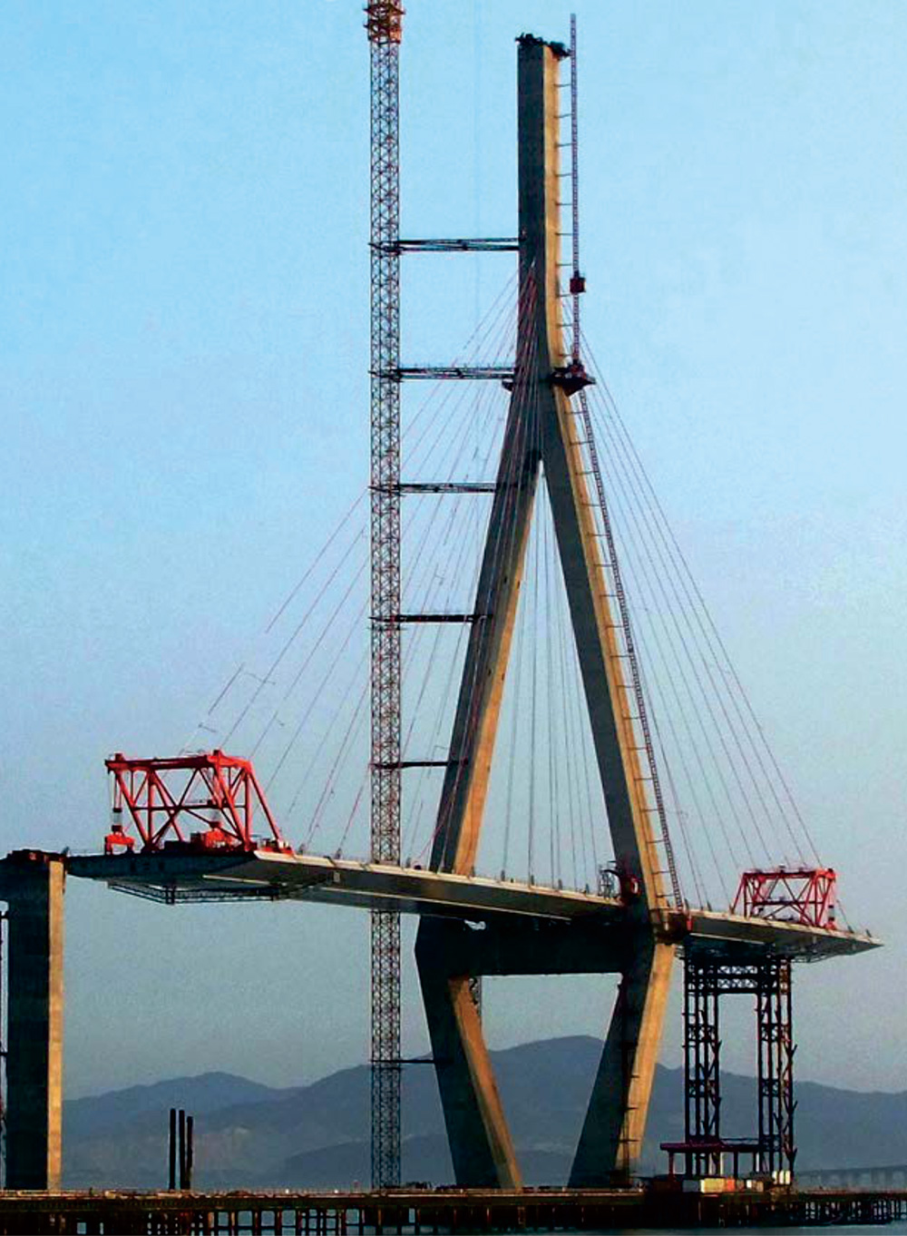 傾斜式升降機(jī)